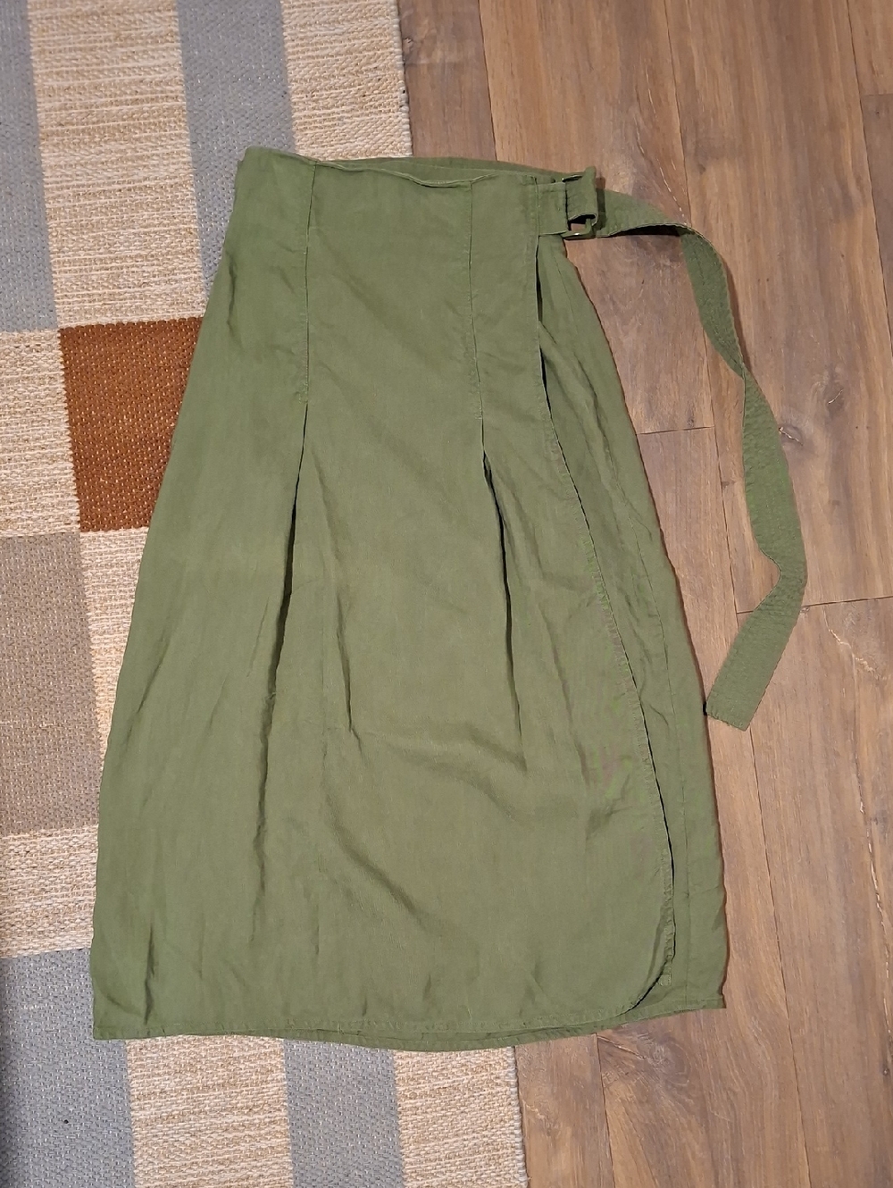 Wilfred (Aritzia) Green/Khaki Linen & Lyocell Midi Wrap Skirt (Size XS/S)